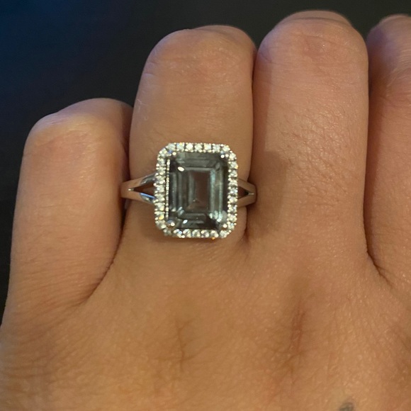 Ring - Picture 5 of 5